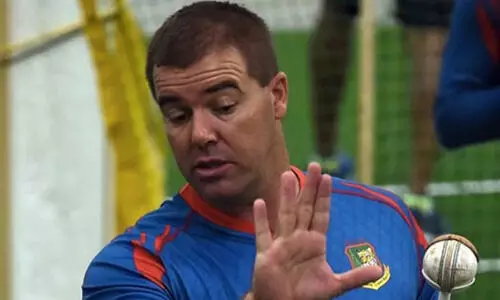 ഹീത്ത് സ്ട്രീക്ക് മരിച്ചിട്ടില്ല, ഇപ്പോഴും ജീവനോടെയുണ്ട്...; വാർത്ത തിരുത്തി ഹെൻറി ഒലോങ്ക; ക്രിക്കറ്റ് ലോകത്ത് ആശയക്കുഴപ്പം