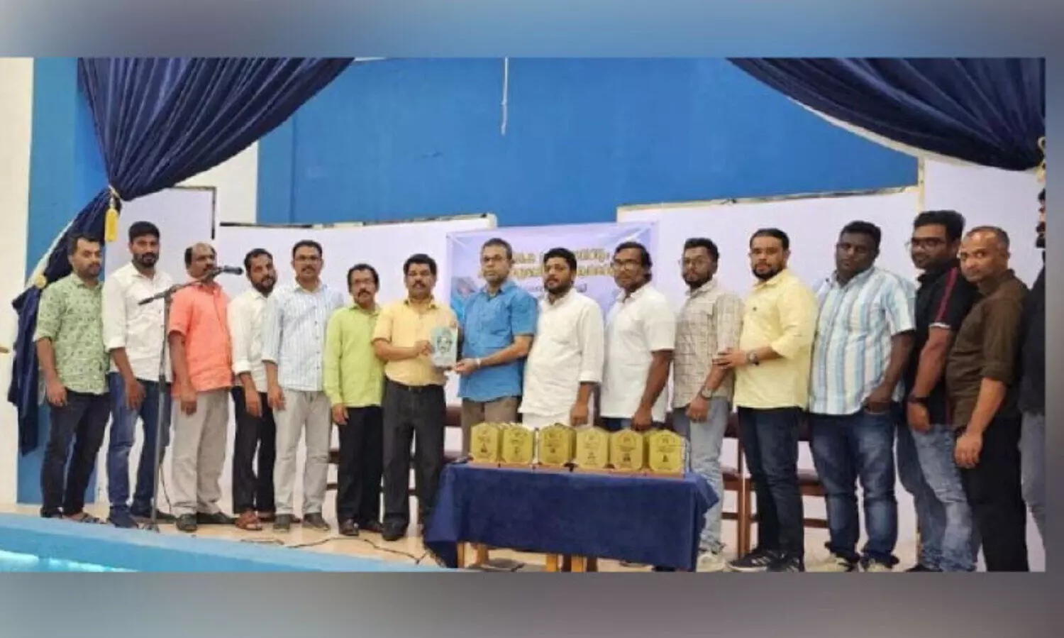 മ​ഹ്ജ​ർ കെ.​എം.​സി.​സി പു​സ്ത​ക​പ്ര​കാ​ശ​ന​വും ഹ​ജ്ജ് വ​ള​ൻ​റി​യ​ർ ആ​ദ​ര​വും