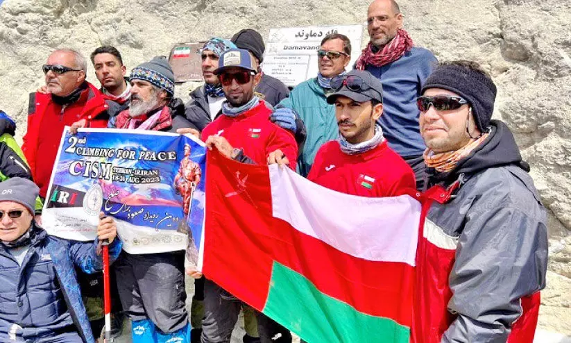 സൈനിക പർവതാരോഹകർ ദമാവന്ദ് കൊടുമുടി കീഴടക്കി സൈനിക പർവതാരോഹകർ ദമാവന്ദ് കൊടുമുടി കീഴടക്കി