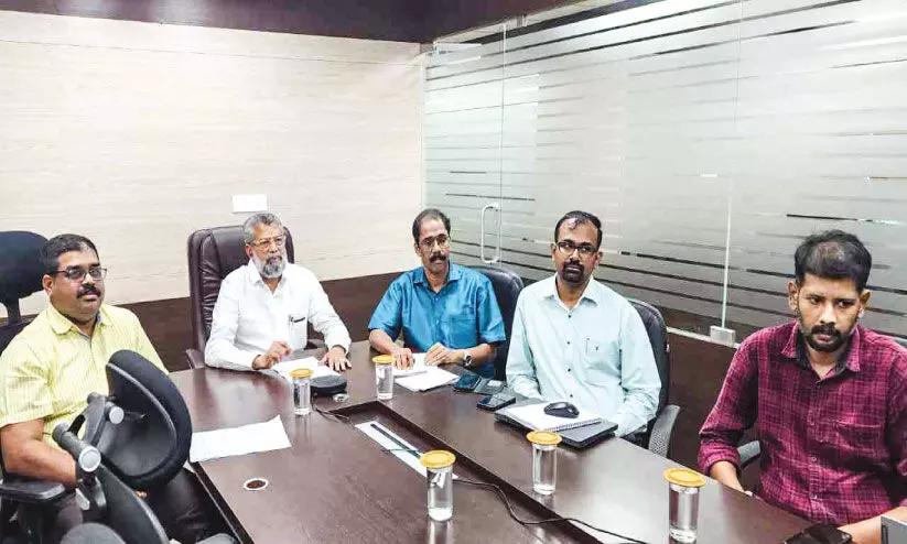 തിരൂർ മുനിസിപ്പൽ സ്റ്റേഡിയം പ്രവൃത്തി ആരംഭിക്കുന്നതിലെ പ്രതിസന്ധി നീക്കാൻ യോഗം ചേർന്നു തിരൂർ മുനിസിപ്പൽ സ്റ്റേഡിയം പ്രവൃത്തി ആരംഭിക്കുന്നതിലെ പ്രതിസന്ധി നീക്കാൻ യോഗം ചേർന്നു