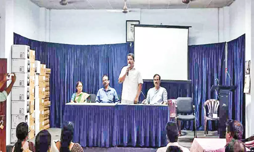 ഒറ്റപ്പാലത്ത് വില്ലേജ് ഓഫിസുകൾക്ക് കമ്പ്യൂട്ടറും അനുബന്ധ ഉപകരണങ്ങളും സ്വന്തമായി ഒറ്റപ്പാലത്ത് വില്ലേജ് ഓഫിസുകൾക്ക് കമ്പ്യൂട്ടറും അനുബന്ധ ഉപകരണങ്ങളും സ്വന്തമായി