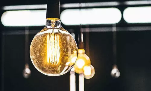 പ്ര​വാ​സി​ക​ൾ രാ​ജ്യം വി​ടും മു​മ്പ് വൈ​ദ്യു​തി ബി​ൽ അ​ട​ക്ക​ണമെന്ന് കുവൈത്ത്; വീ​ഴ്ച വ​രു​ത്തി​യ​വ​ർ​ക്ക് രാ​ജ്യം വി​ടാ​നാ​കി​ല്ല