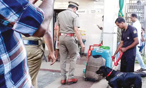 ല​ഹ​രി: ത​മി​ഴ്നാ​ട് പൊ​ലീ​സി​ന്‍റെ സ​ഹ​ക​ര​ണ​ത്തോ​ടെ എ​ക്സൈ​സ് പ​രി​ശോ​ധ​ന