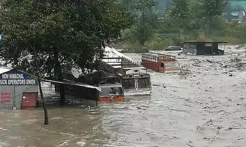 ഹിമാചൽ പ്രദേശിൽ കനത്ത മഴയിൽ 12 പേർ മരിച്ചു, ആറ് ജില്ലകളിൽ റെഡ് അലർട്ട്