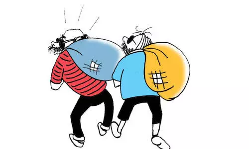 കുറ്റകൃത്യങ്ങൾ കൂടുന്നു; അന്തർസംസ്ഥാന തൊഴിലാളികളുടെ വിവരം ശേഖരിക്കാൻ പൊലീസ് കുറ്റകൃത്യങ്ങൾ കൂടുന്നു; അന്തർസംസ്ഥാന തൊഴിലാളികളുടെ വിവരം ശേഖരിക്കാൻ പൊലീസ്