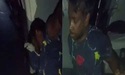 തേർഡ് എ.സി കമ്പാർട്ട്മെന്റിൽ പരസ്യമായി മൂത്രമൊഴിച്ച റെയിൽവേ ജീവനക്കാരന് സസ്​പെൻഷൻ