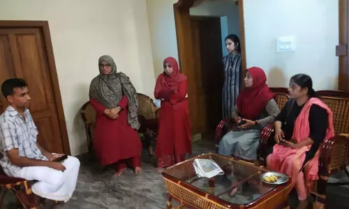 തുവ്വൂരിൽ കൊല ചെയ്യപ്പെട്ട സുജിതയുടെ കുടുംബത്തെ സന്ദർശിച്ച് വിമൻ ജസ്റ്റിസ് നേതാക്കൾ