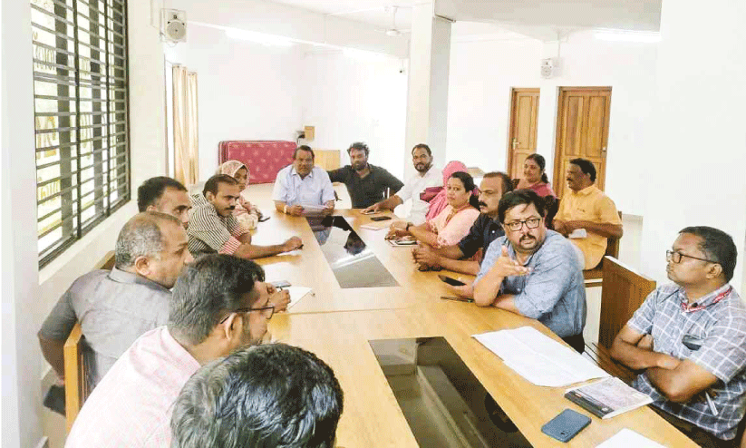 മ​ഞ്ചേ​രി മ​ണ്ഡ​ല​ത്തി​ലെ പൊ​തു​മ​രാ​മ​ത്ത് പ്ര​വൃ​ത്തി​ക​ൾ വേ​ഗ​ത്തി​ലാ​ക്കാ​ൻ ന​ട​പ​ടി