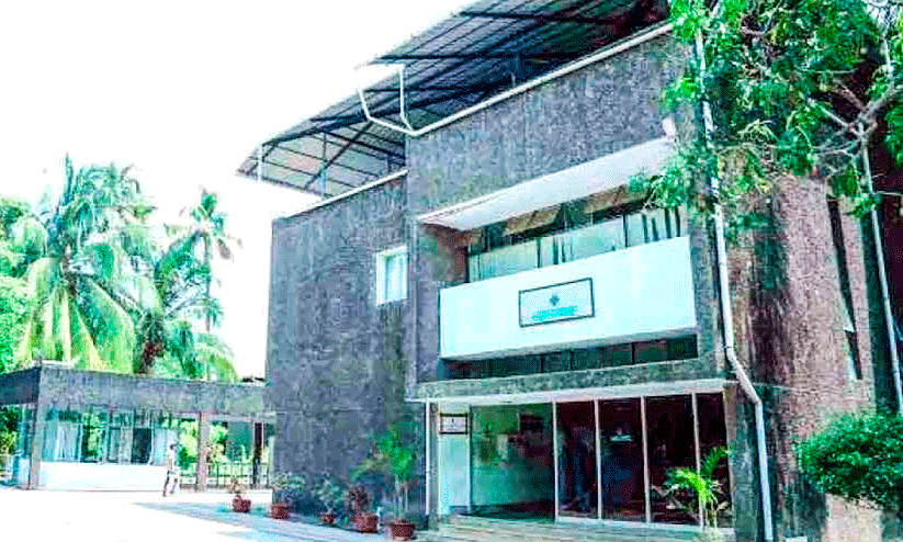 ഓണത്തിനും ശമ്പളമില്ലാതെ അരൂർ കെൽട്രാക്ക് ജീവനക്കാർ ഓണത്തിനും ശമ്പളമില്ലാതെ അരൂർ കെൽട്രാക്ക് ജീവനക്കാർ