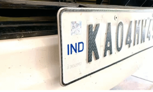 2019ന് ​മു​മ്പു​ള്ള വാ​ഹ​ന​ങ്ങ​ള്‍ക്ക് പു​തി​യ ന​മ്പ​ര്‍ പ്ലേ​റ്റ് നി​ർ​ബ​ന്ധം