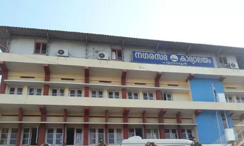 റിമാൻഡിൽ കഴിയുന്ന സി.പി.എം കൗൺസിലർക്ക് അവധി: പുനലൂർ നഗരസഭ  കൗൺസിലിൽ വാക്കേറ്റം