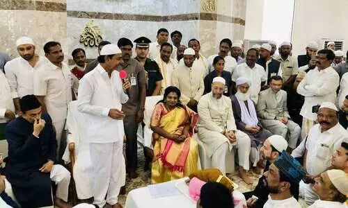 തെലങ്കാന സെക്രട്ടേറിയറ്റിൽ നിർമിച്ച ക്ഷേത്രവും മസ്ജിദും ചർച്ചും ഉദ്ഘാടനം ചെയ്തു