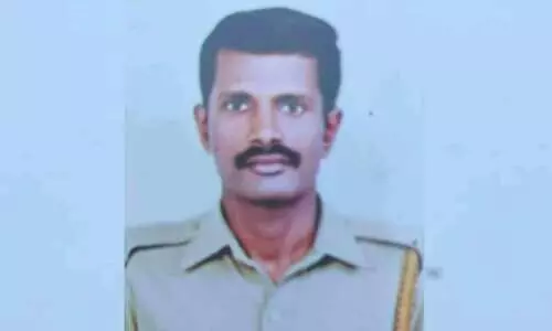 സിവിൽ പൊലീസ് ഓഫിസർ തൂങ്ങിമരിച്ച നിലയിൽ സിവിൽ പൊലീസ് ഓഫിസർ തൂങ്ങിമരിച്ച നിലയിൽ