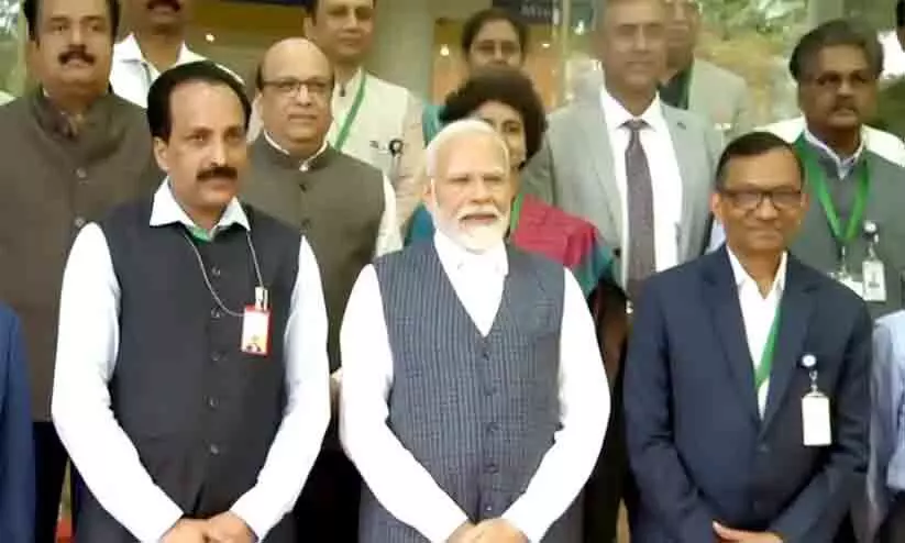 PM Modi meets Chandrayaan-3 team at Bengalurus ISRO centre PM Modi meets Chandrayaan-3 team at Bengalurus ISRO centre