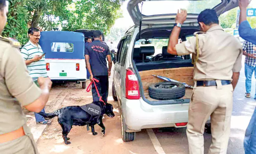പൊന്നാനിയിൽ എക്സൈസ് നടത്തിയ ലഹരി കടത്ത് പരിശോധന പൊന്നാനിയിൽ എക്സൈസ് നടത്തിയ ലഹരി കടത്ത് പരിശോധന