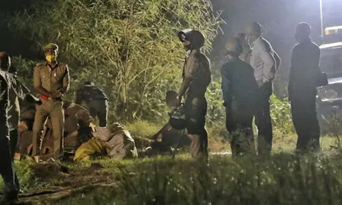 ഹത്രാസ് കൂട്ടബലാത്സംഗക്കേസ്: ഇരയുടെ കുടുംബത്തിന്റെ താമസം മാറാനുളള ഹർജി സുപ്രീംകോടതി വെള്ളിയാഴ്ച പരിശോധിക്കും