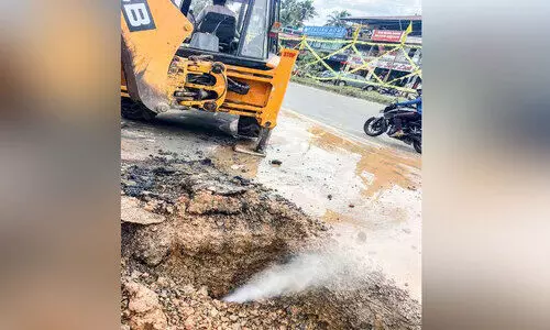 ക​ങ്ങ​ര​പ്പ​ടി​യി​ൽ വാ​ത​ക പൈ​പ്പ് പൊ​ട്ടി​യ​പ്പോ​ൾ