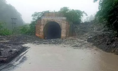 മേഘാലയയിലെ സോനാപൂർ തുരങ്കത്തിൽ മണ്ണിടിഞ്ഞു; ത്രിപുര, മിസോറാം, ബരാക് താഴ്‌വരയിൽ ഗതാഗതം തടസ്സപ്പെട്ടു
