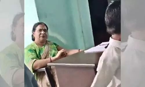 യു.പിയിൽ മുസ്‍ലിം വിദ്യാർഥിയെ തല്ലാൻ ആവശ്യപ്പെട്ട അധ്യാപികക്കെതിരെ കേസ്