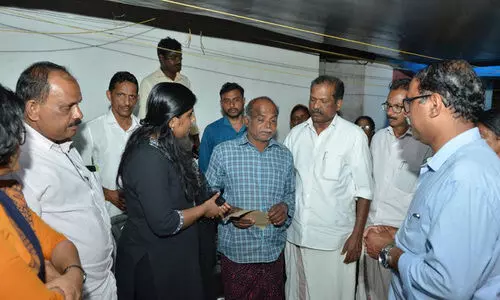 വയനാട് ജീപ്പ് അപകടം: മരിച്ചവരുടെ കുടുംബങ്ങൾക്ക് അടിയന്തര ധനസഹായം കൈമാറി