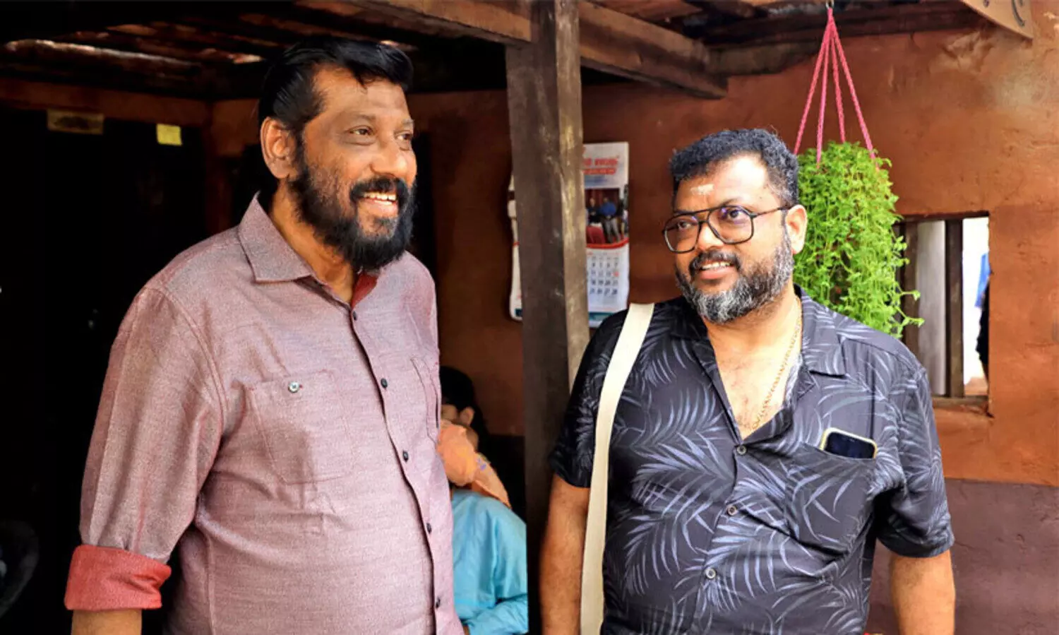 ഓ​വ​റാ​നും ആ​ന​പ്പാ​റ അ​ച്ചാ​മ്മ​യും