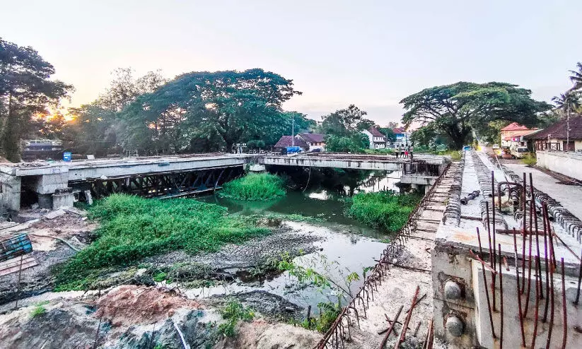 മുപ്പാലം ഡിസംബറിനകം പൂര്ത്തീകരിക്കും മുപ്പാലം ഡിസംബറിനകം പൂര്ത്തീകരിക്കും