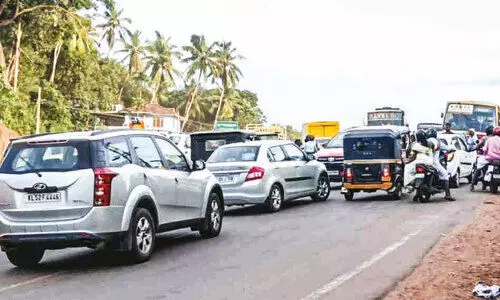 കുരുക്കിലമർന്ന് മലപ്പുറം ജില്ല അതിർത്തി