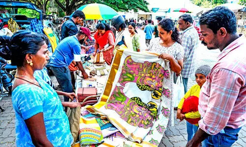 ഓണനിറവിൽ നാട് ഓണനിറവിൽ നാട്