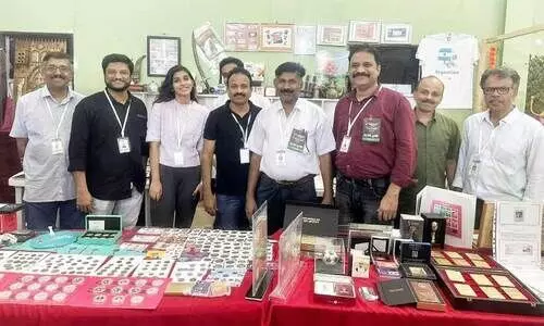 ഇ​ൻ​ഡോ അ​റ​ബ് ന്യൂ​മി​സ്-​ഫി​ല-​ഹെ​റി​റ്റേ​ജ് അ​സോ​സി​യേ​ഷ​ൻ നേ​തൃ​ത്വ​ത്തി​ൽ ന​ട​ത്തി​യ നാ​ണ​യ-​ക​റ​ൻ​സി ​പ്ര​ദ​ർ​ശ​ന​ത്തി​ൽ​നി​ന്ന്