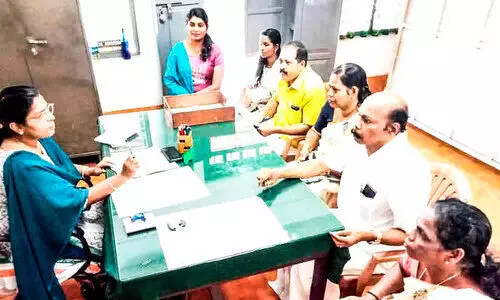 ജലക്ഷാമം രൂക്ഷം; ജനപ്രതിനിധികള്‍ പെരിയാര്‍വാലി ഓഫിസ് ഉപരോധിച്ചു