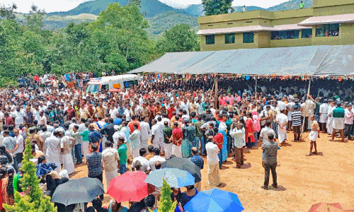 Kannothumala jeep accident