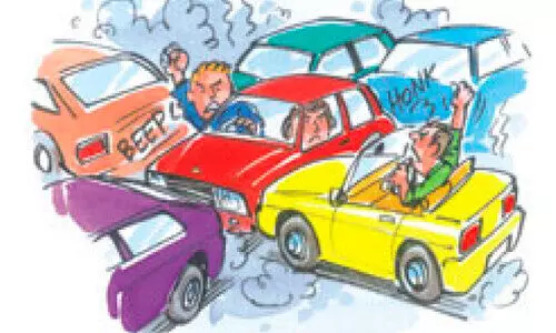 ഓണത്തിരക്കിൽ കുരുക്ക്​ മുറുകി അടൂർ