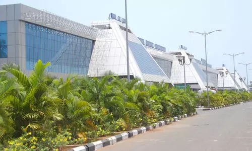 യന്ത്രത്തകരാര്‍;  കരിപ്പൂരില്‍ വിമാനം വൈകി