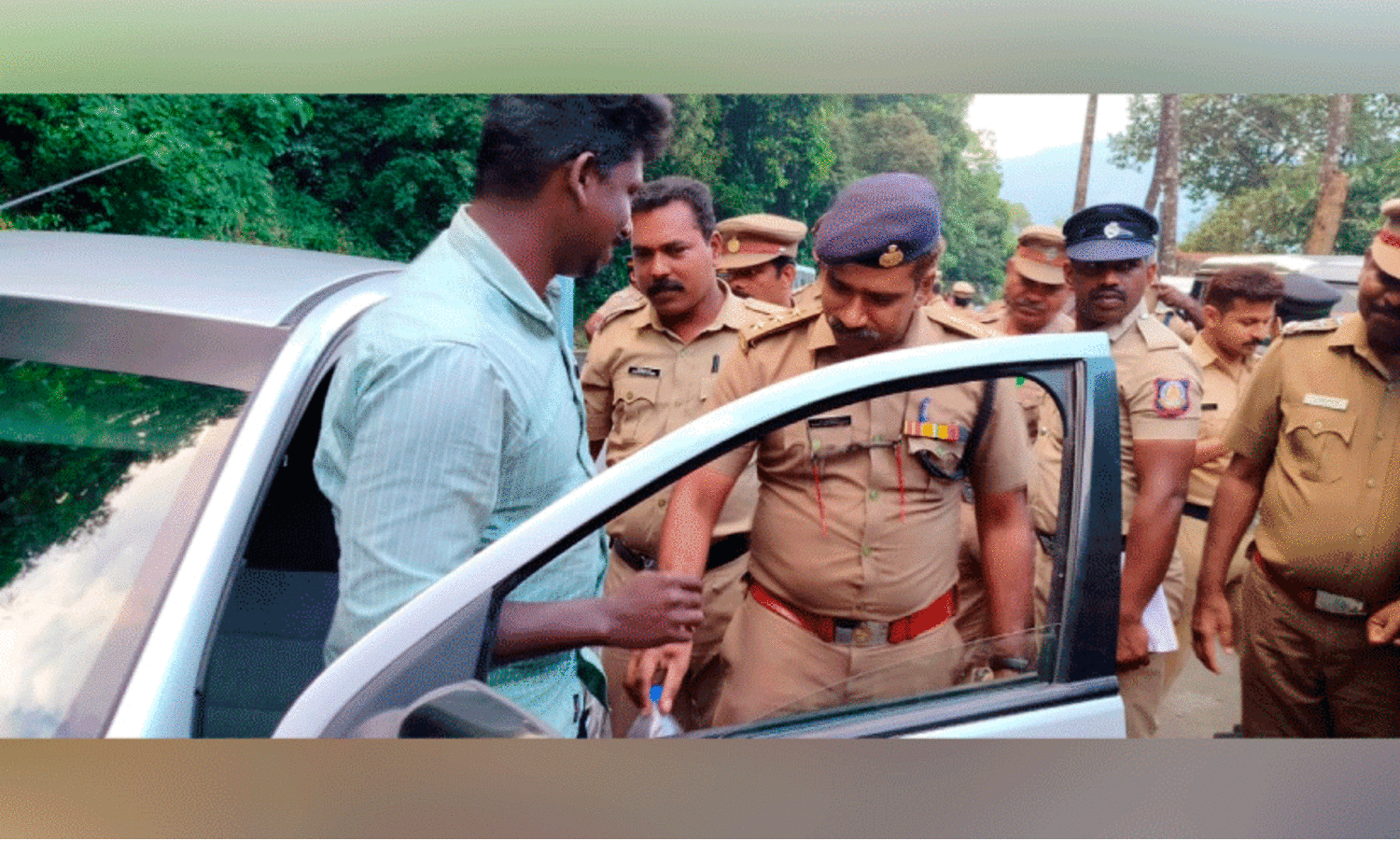 ആര്യങ്കാവിൽ എക്​സൈസ്​, ​തമിഴ്​നാട്​ പൊലീസ്​ സംയുക്ത പരിശോധന