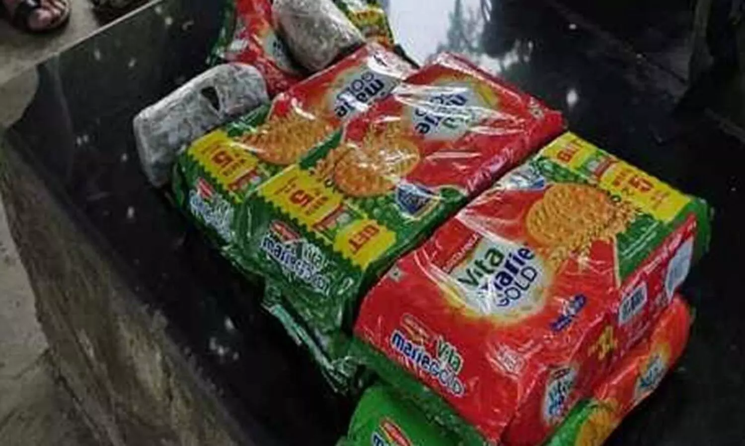 പാലക്കാട് റെയിൽവേ സ്റ്റേഷനിൽ കഞ്ചാവ് ‘ബിസ്ക്കറ്റ്’ പിടികൂടി