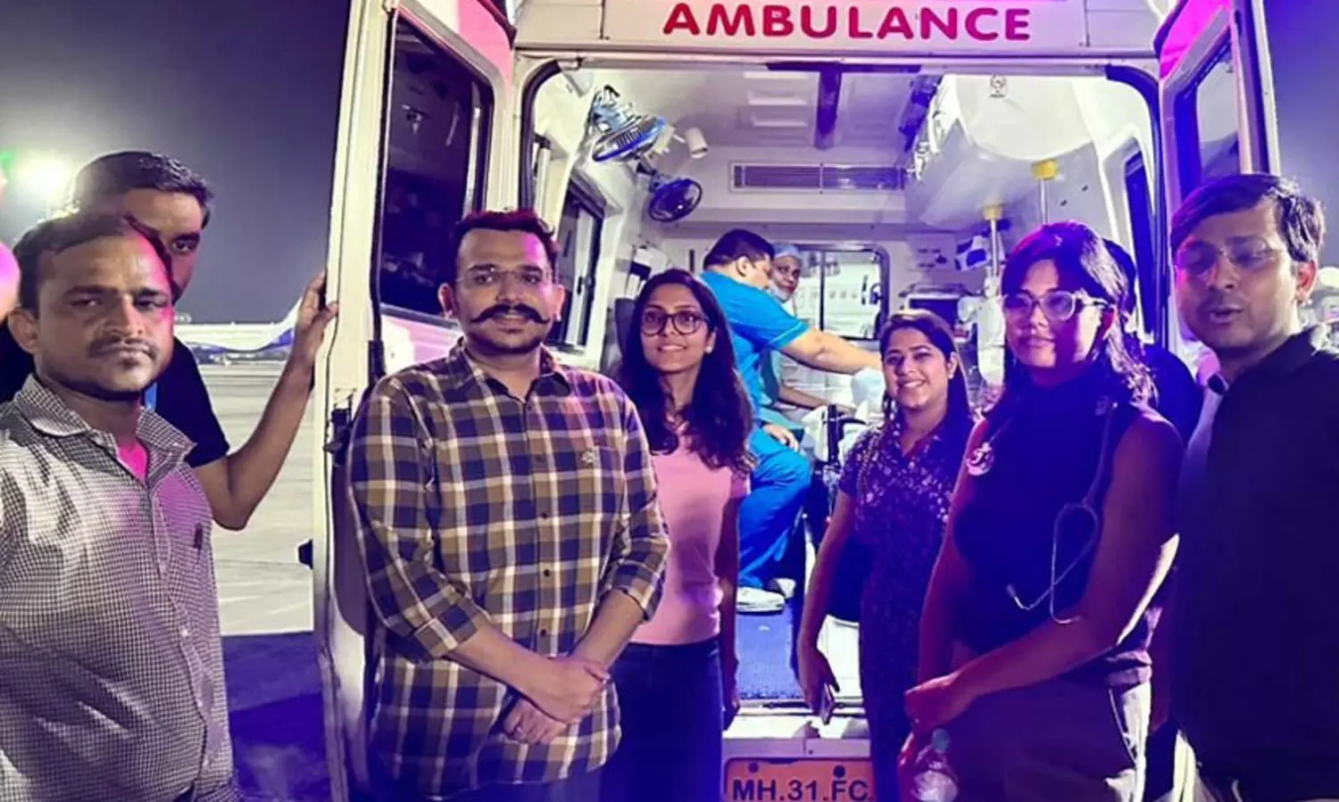 വിമാന യാത്രക്കിടെ രണ്ടു വയസ്സുകാരിയുടെ ശ്വാസം നിലച്ചു; പിന്നെ സംഭവിച്ചത്....