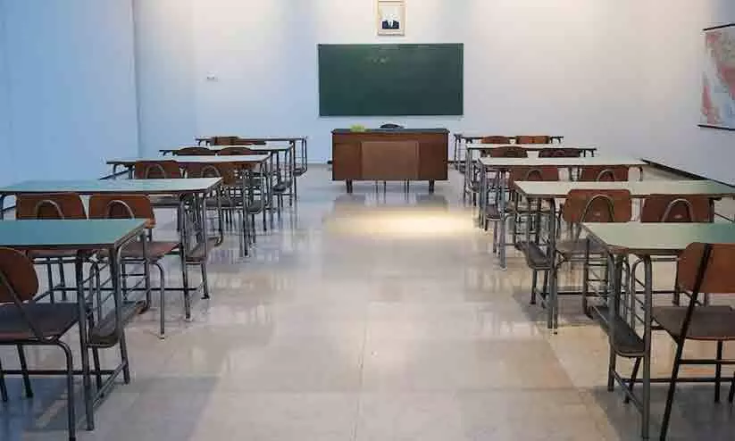 ക്ലാസ് കട്ട് ചെയ്യുന്നവരാണോ? എങ്കിൽ സൂക്ഷിക്കുക; പരിശോധനക്ക് ഇൻസ്​പെക്ടർമാർ വരുന്നു