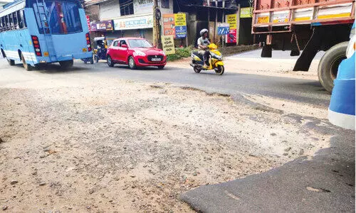 എന്ന് തീരും ഈ ദുരിതയാത്ര എന്ന് തീരും ഈ ദുരിതയാത്ര