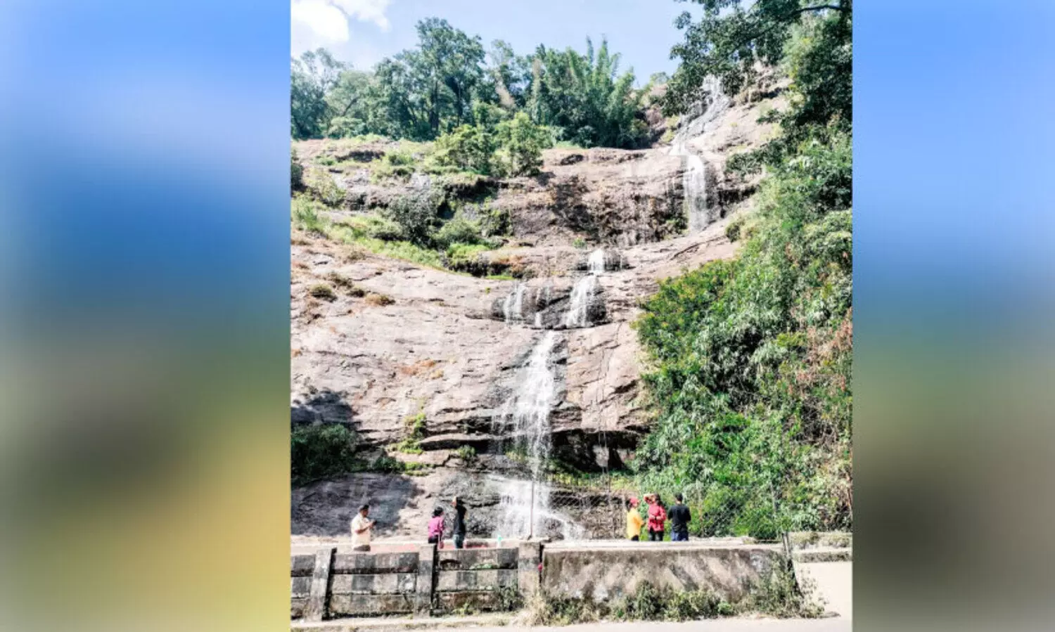 ദുർബലമായി ചീയപ്പാറ വെള്ളച്ചാട്ടം