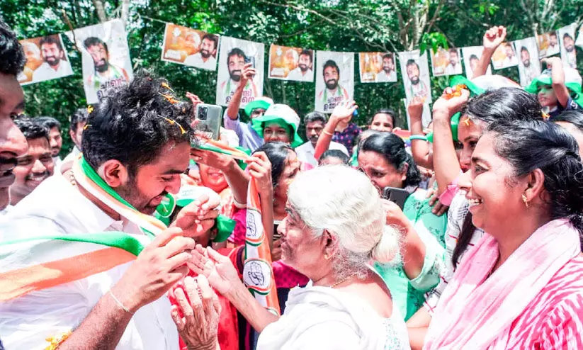 ഓണം കൂടാം .. ഓട്ടുപിടിക്കാം..