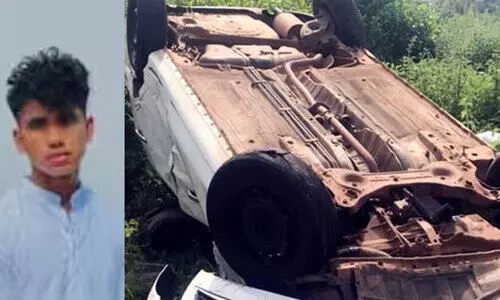 പൊലീസിനെ വെട്ടിച്ച് പോകുന്നതിനിടെ കാർ മറിഞ്ഞ് പരിക്കേറ്റ വിദ്യാർഥി മരിച്ചു