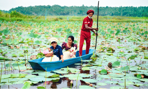 സ്നേഹത്താമരയോളം
