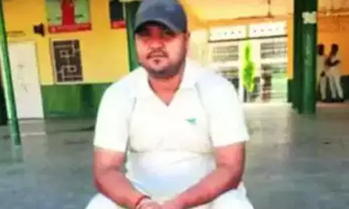 യു.പിയിൽ നമസ്കരിക്കാൻ ബസ് നിർത്തിക്കൊടുത്തതിന് പിരിച്ചുവിട്ട കണ്ടക്ടർ ആത്മഹത്യചെയ്തു