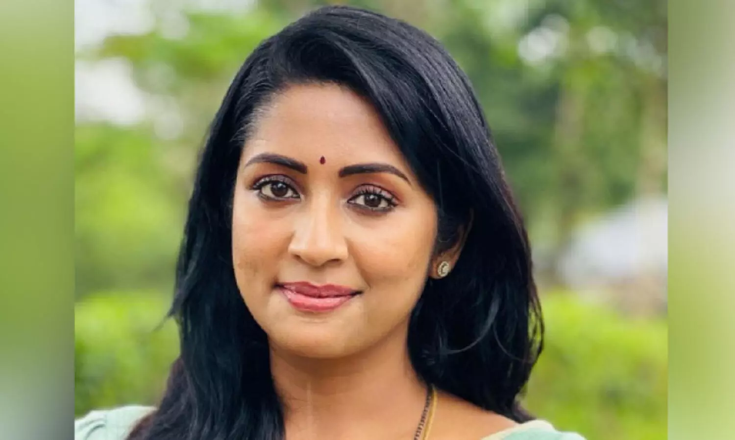 അറസ്റ്റിലായ ഐ.ആർ.എസ്​ ഉദ്യോഗസ്ഥൻ നവ്യ നായർക്ക്​ ആഭരണങ്ങൾ നൽകിയെന്ന്