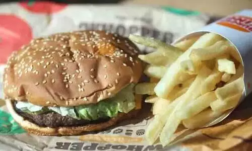 മെനുവിൽ കാണുന്ന അത്ര വലിപ്പമില്ല; ബർഗർ കിങ്ങിനെതിരെ പരാതി