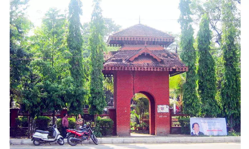 ചങ്ങമ്പുഴ പാർക്ക് നവീകരണത്തിന് നാളെ തുടക്കം ചങ്ങമ്പുഴ പാർക്ക് നവീകരണത്തിന് നാളെ തുടക്കം