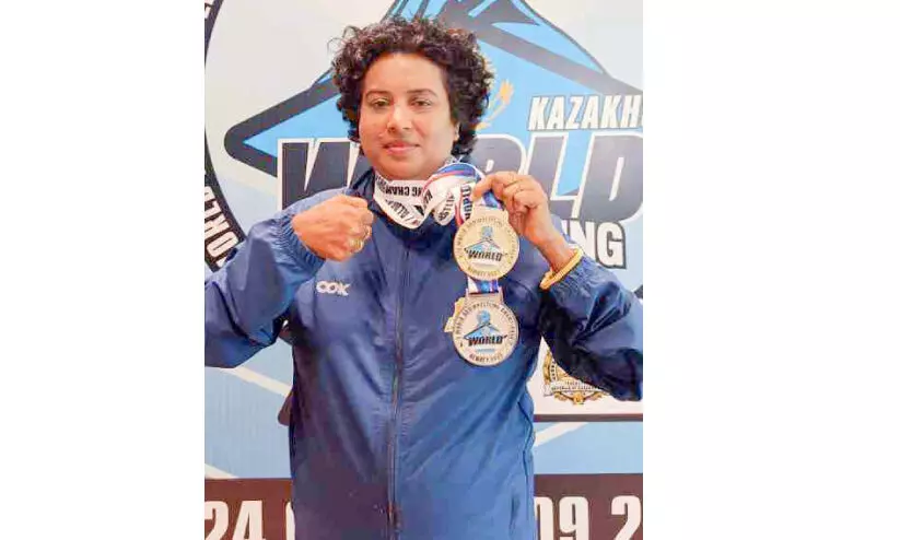 ലോക പഞ്ചഗുസ്തിയിൽ മൂവാറ്റുപുഴ സ്വദേശിനിക്ക് സ്വർണം ലോക പഞ്ചഗുസ്തിയിൽ മൂവാറ്റുപുഴ സ്വദേശിനിക്ക് സ്വർണം