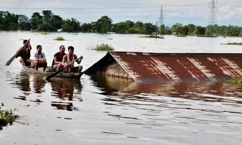 അസമിൽ വെള്ളപ്പൊക്കം രൂക്ഷം; 45000 കുടുംബങ്ങൾ ദുരിതത്തിൽ; 2200 ഹെക്ടർ വിളകൾക്ക് നാശനഷ്ടം അസമിൽ വെള്ളപ്പൊക്കം രൂക്ഷം; 45000 കുടുംബങ്ങൾ ദുരിതത്തിൽ; 2200 ഹെക്ടർ വിളകൾക്ക് നാശനഷ്ടം