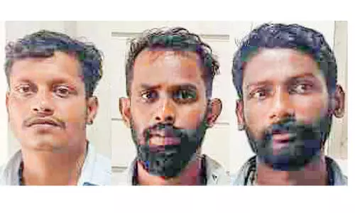 സിനിമ കാണാനെത്തിയ ദമ്പതികൾക്കുനേരെ ആക്രമണം; മൂന്ന് യുവാക്കൾ പിടിയിൽ