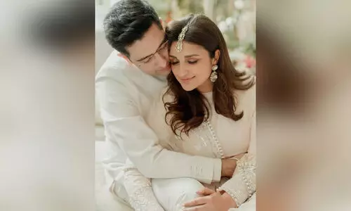 ഇൻഡ്യ യോഗത്തിന് മുംബൈയിലെത്തി; പരിനീതിയേയും കാണാനെത്തി ഛദ്ദ